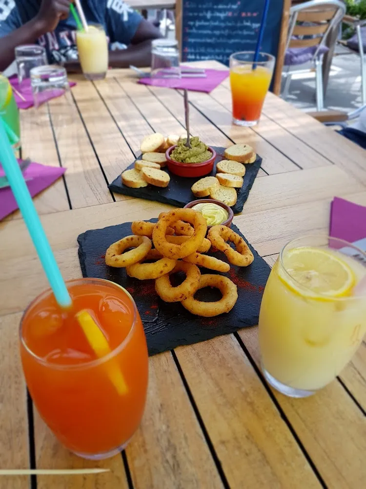 Tapas Oignons Frits Et Tapenade